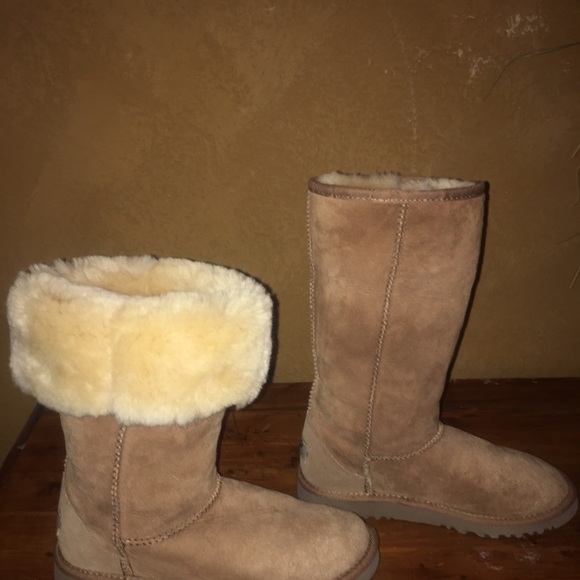 Kids Tall chestnut UGG boots - Picture 2 of 8